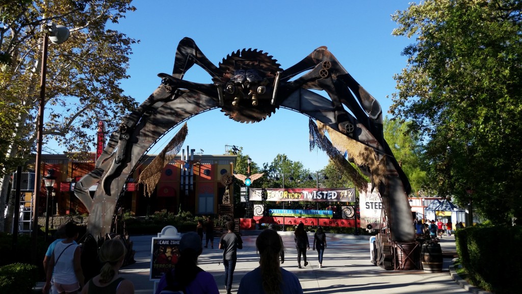 Six Flags Magic Mountain Fright Fest 2015 Scare Zone Reviews