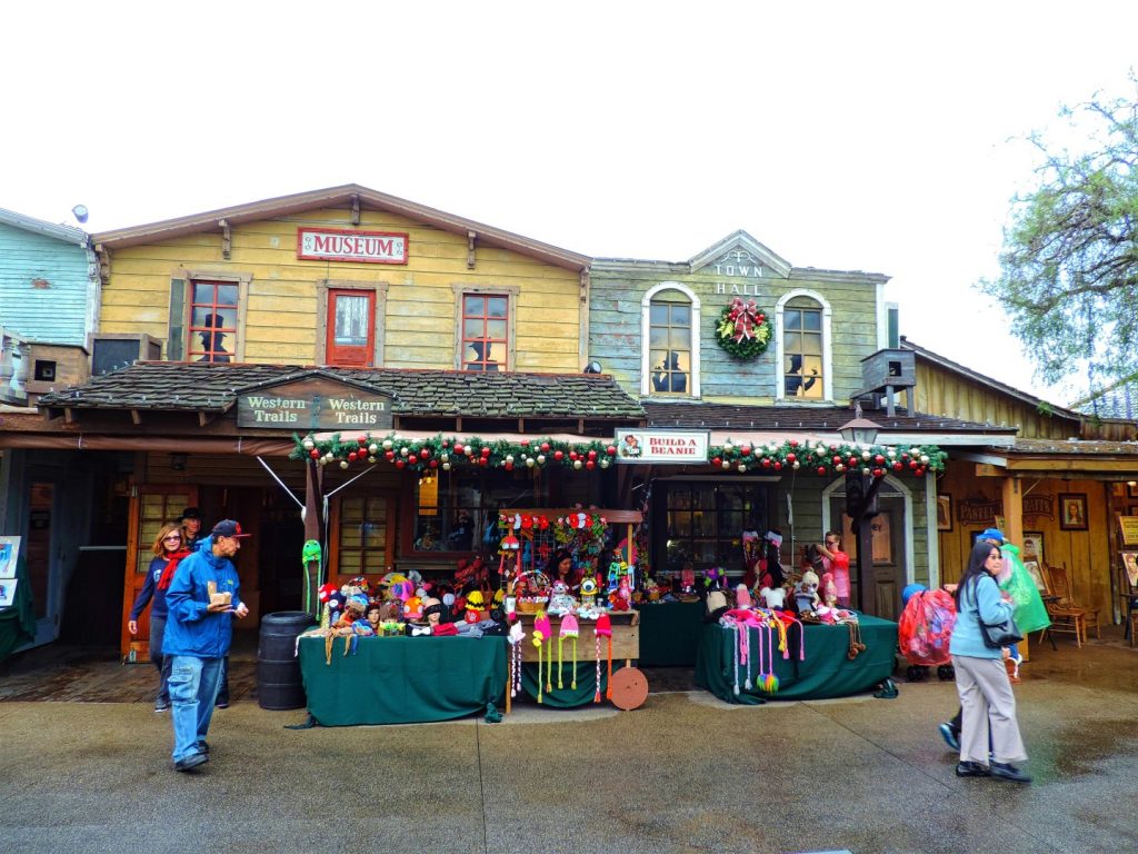 Download Knott S Merry Farm Opens For The 2016 Season Coaster Kings PSD Mockup Templates