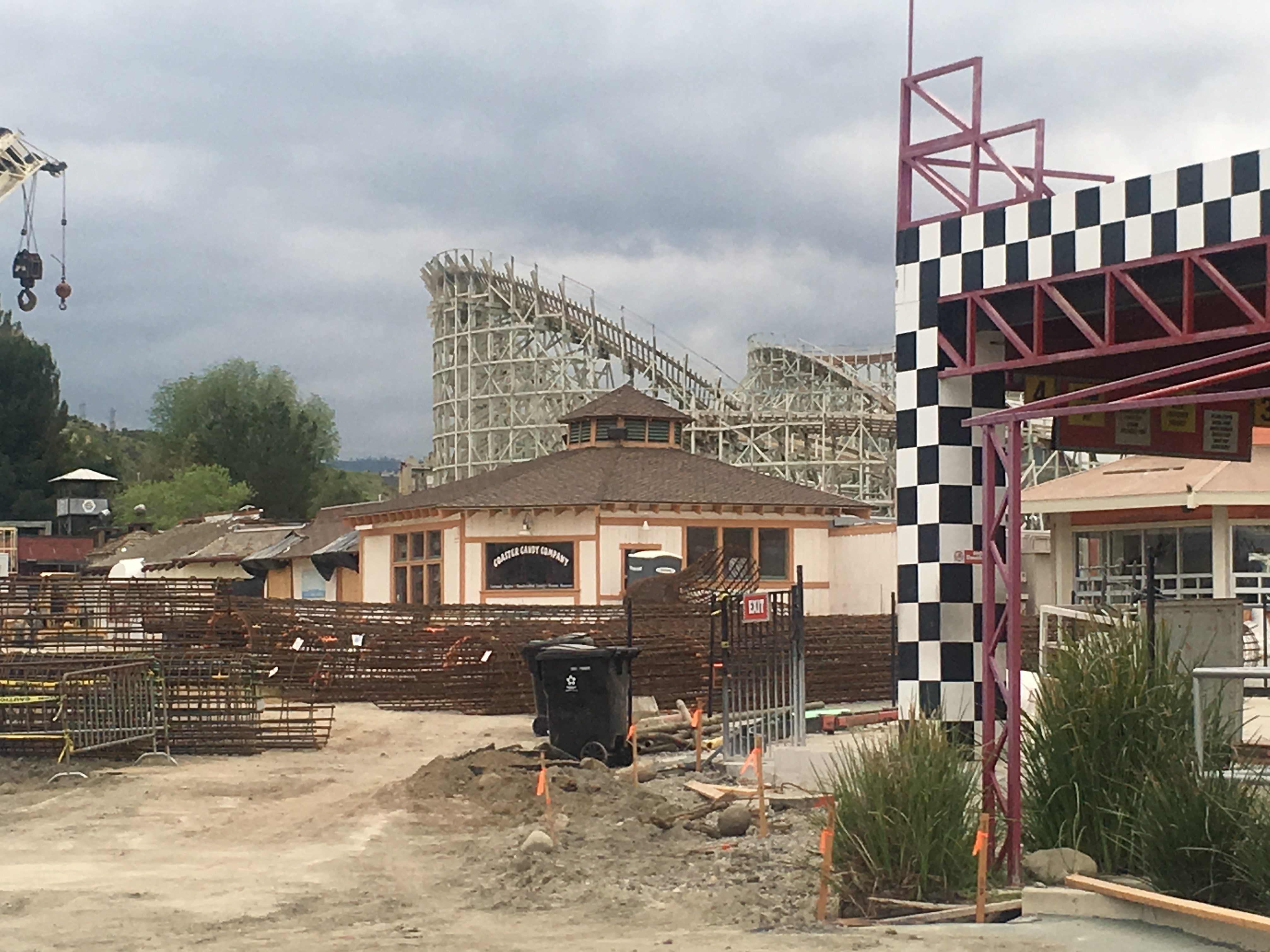 Six Flags Magic Mountain Park Update- Early April 2019 - Coaster Kings