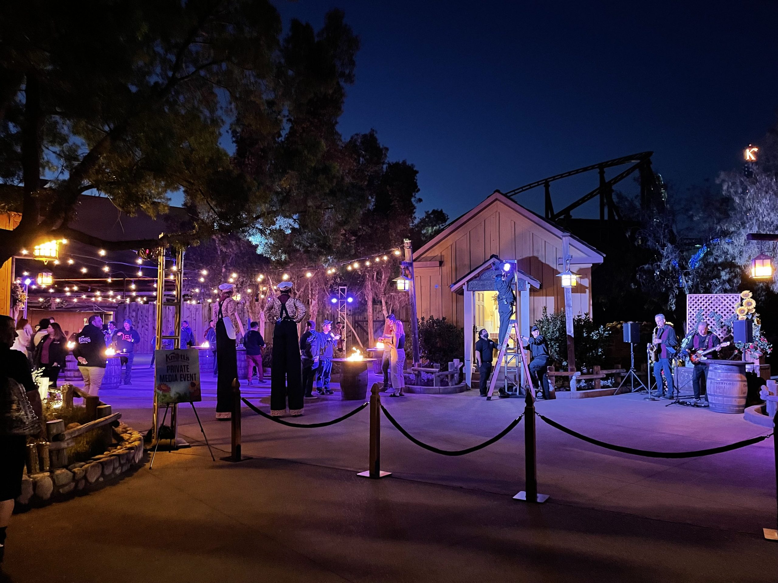 Knotts Berry Christmas Boutique 2022 Knott's Berry Farm Boysenberry Festival 2022 Media Preview Night ￼ -  Coaster Kings